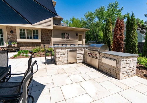 Outdoor Kitchen and Dining Trends: Transform Your Backyard into an Oasis